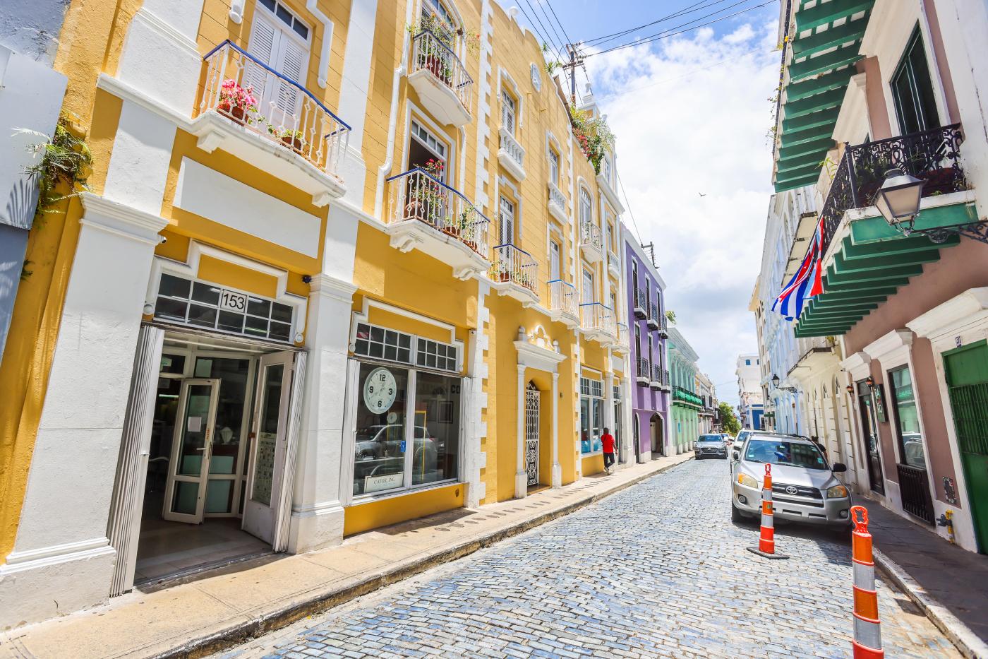 153 De La Cruz Street