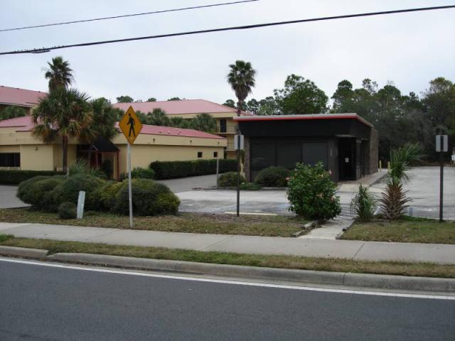 Former Waffle House (freestanding)