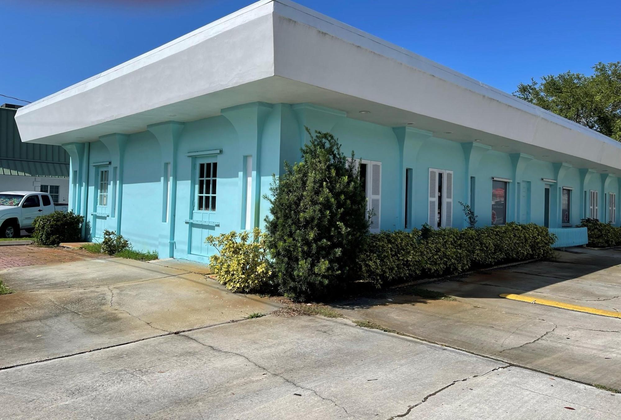 2,618 SF Office Building For Sale