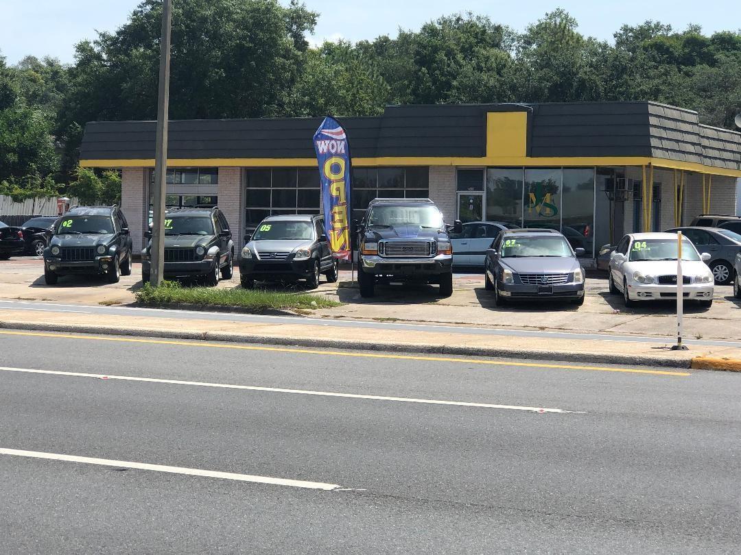 1680 square feet on Bay Street/SR 19