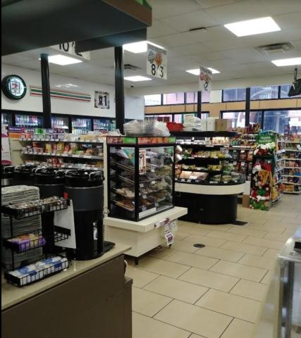 7-Eleven :: Value Add w/ Parking :: Ybor City