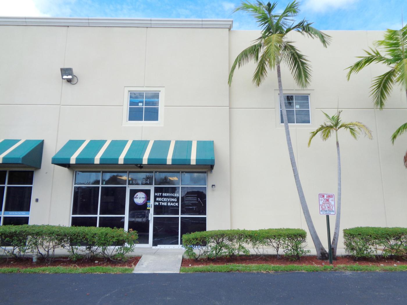 Office / Warehouse For Sale 3,296 SF