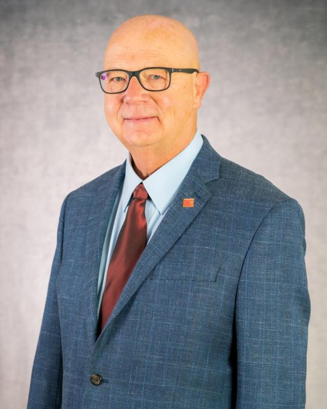 Arvle Knight, CCIM