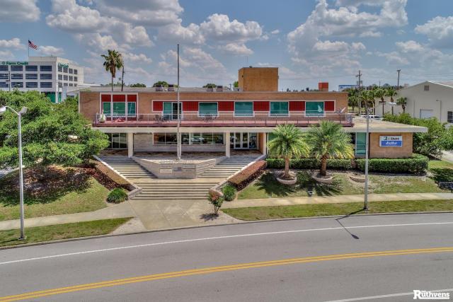 Lakefront Creative Downtown Building