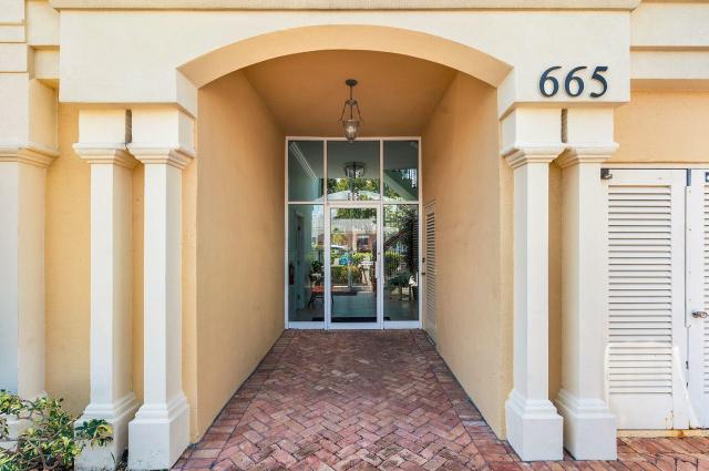 Impeccably Maintained Office Condo  for Sale