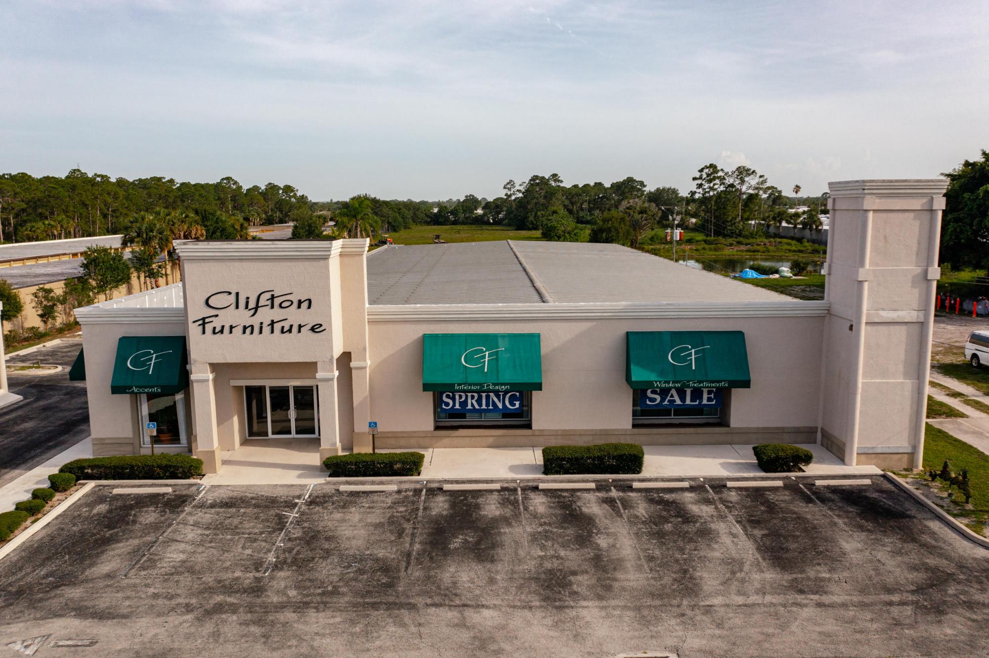 SR 60 Retail Building For Sale/Lease