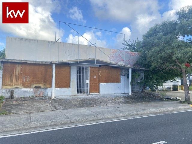 Local Comercial en Urb. Villa Carolina