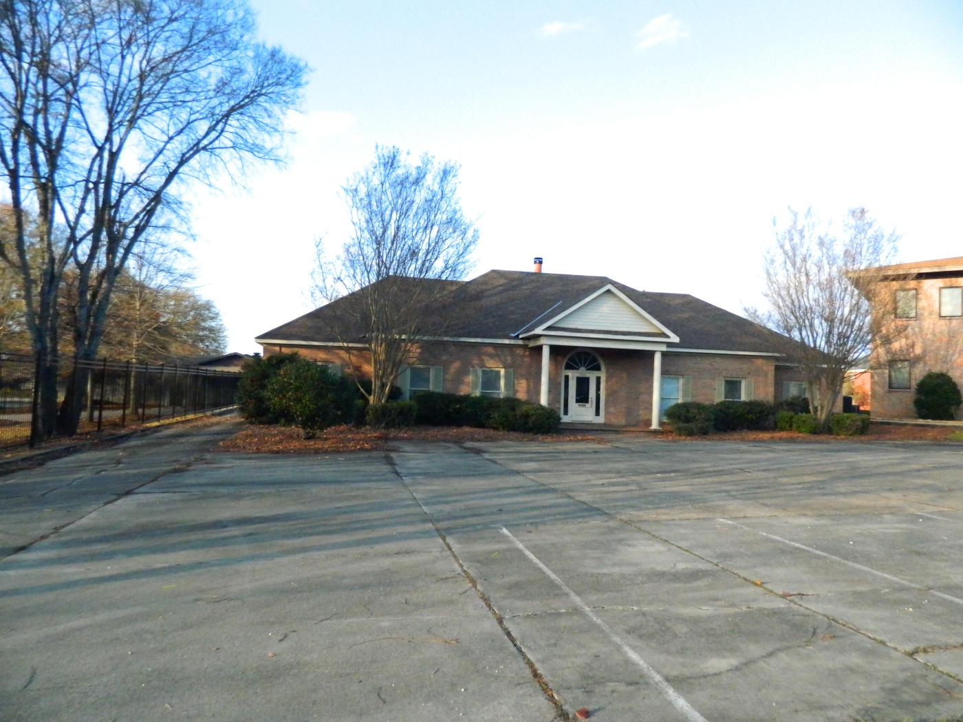 4241 Lomac Street