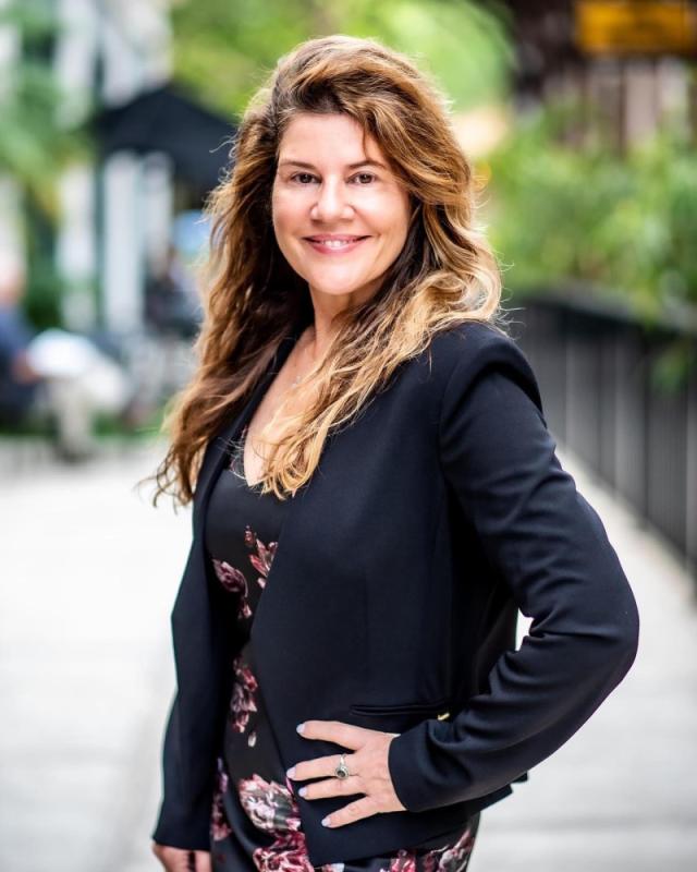 Lisa Pownall, Broker Owner