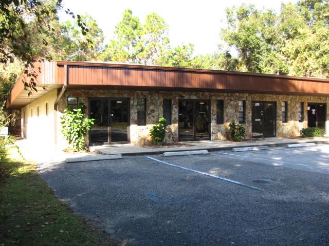 Investor Priced Plaza Near Hospital
