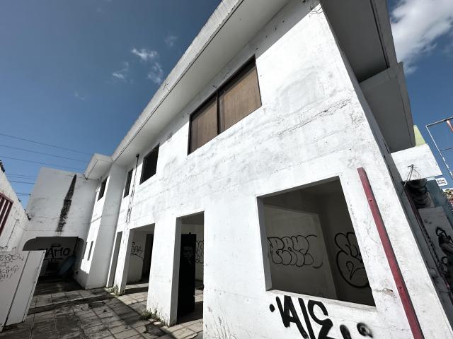 141 Av. Roosevelt | Comm. Building for Sale