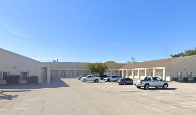 Bottle Brush Center
