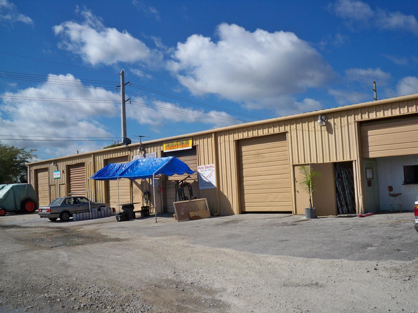 Small Bay Warehouse - Great Davie Location
