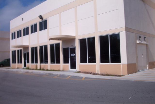 For Sale Office/Warehouse 2,800 SF