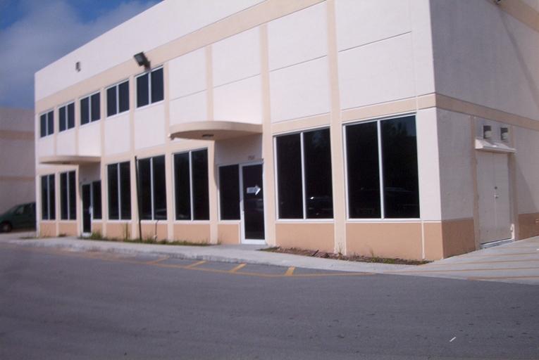 For Sale Office/Warehouse 2,800 SF