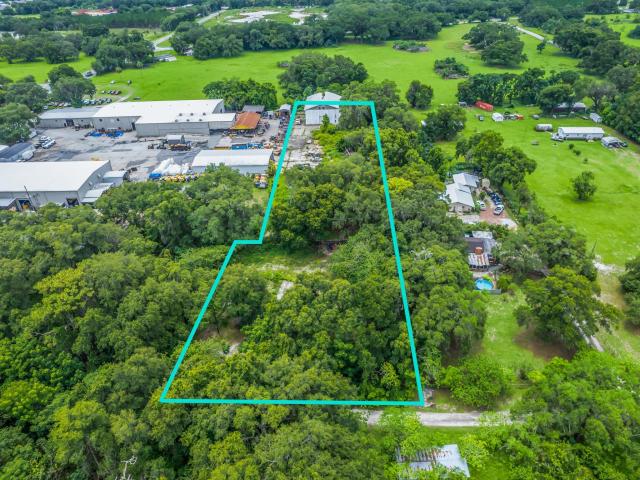 Light Manufacturing Property in Okahumpka, FL