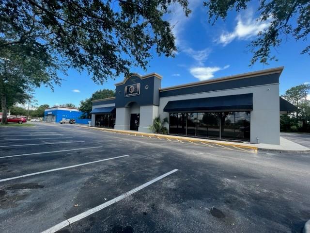 Single Tenant Freestanding Building
