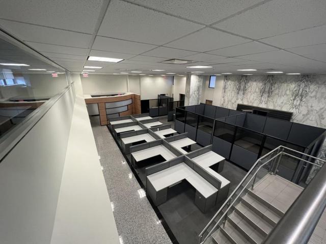 Fully Furnished Office Space at 221 Plaza