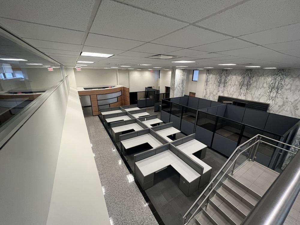 Fully Furnished Office Space at 221 Plaza