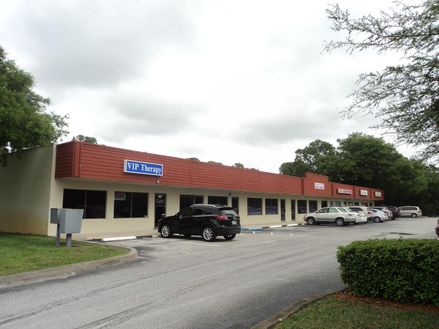 SR 60 Retail Center For Sale or Lease