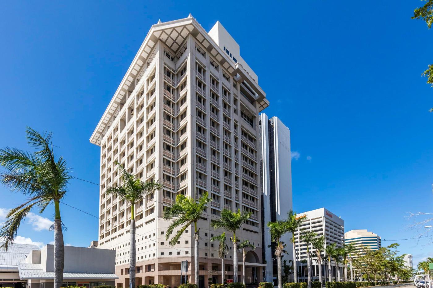 270 Plaza | Class A Office Spaces for Lease