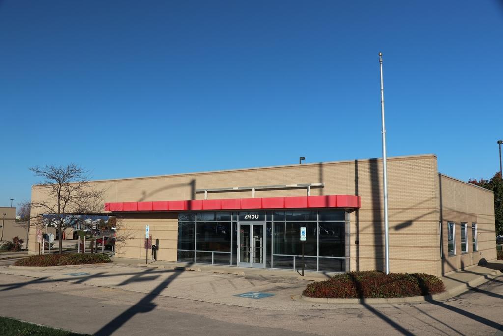 Free Standing Commercial Building