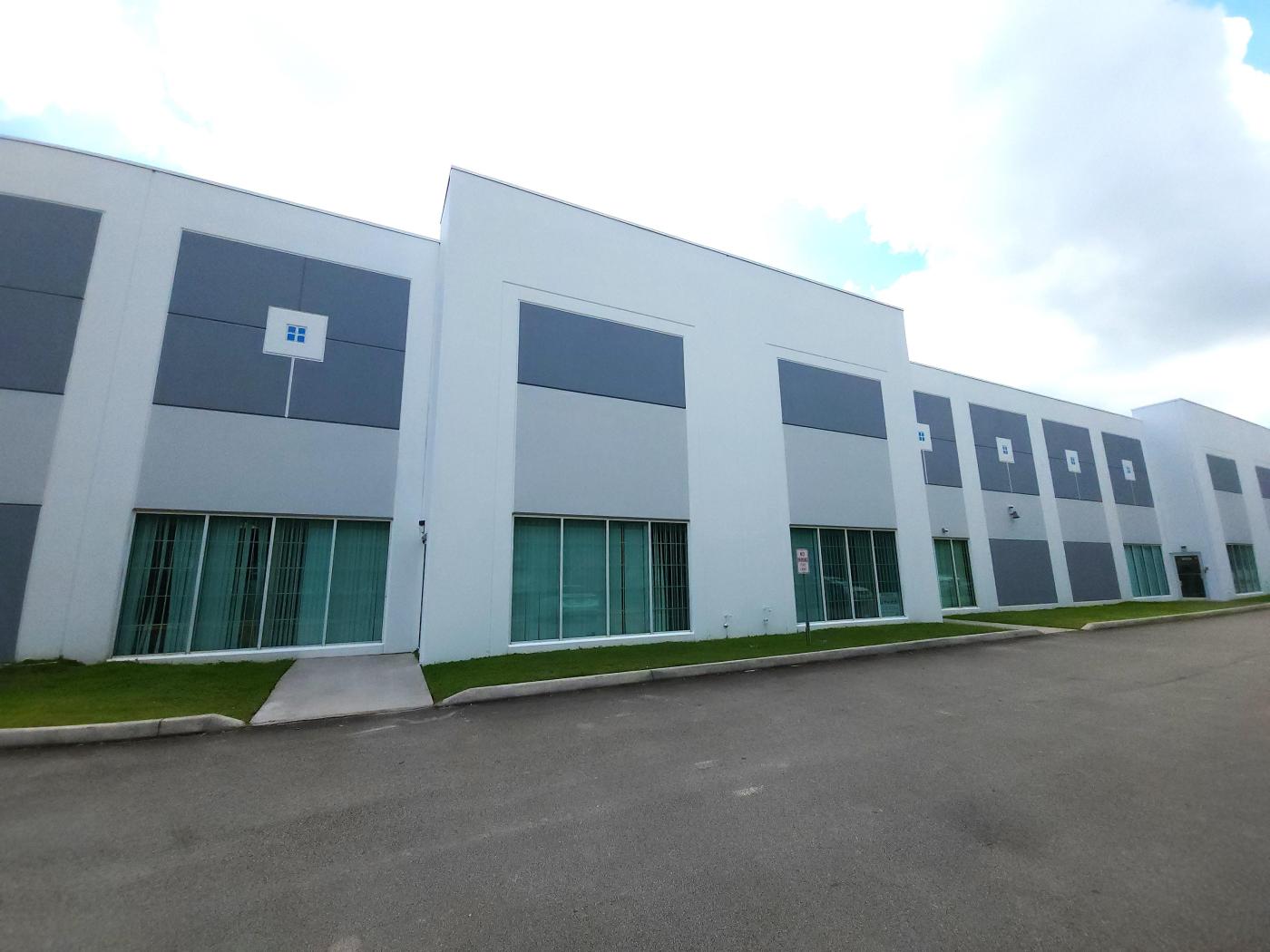 Crossroad Commerce Center
