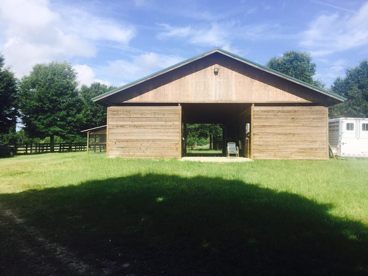 16 acres with Horse Barn in Oxford