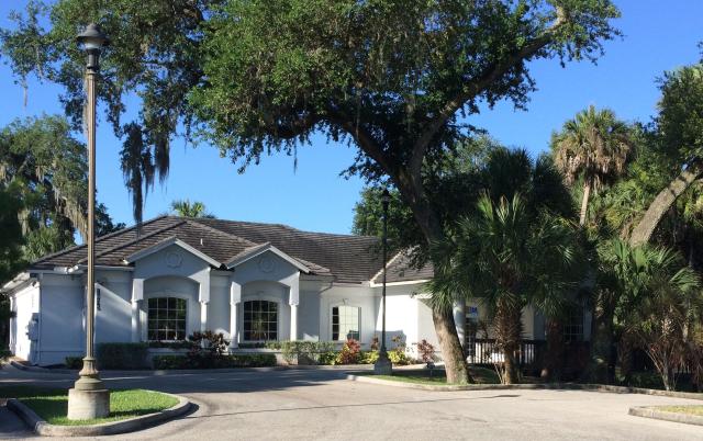 Hibiscus Blvd. Conveniently Located Office