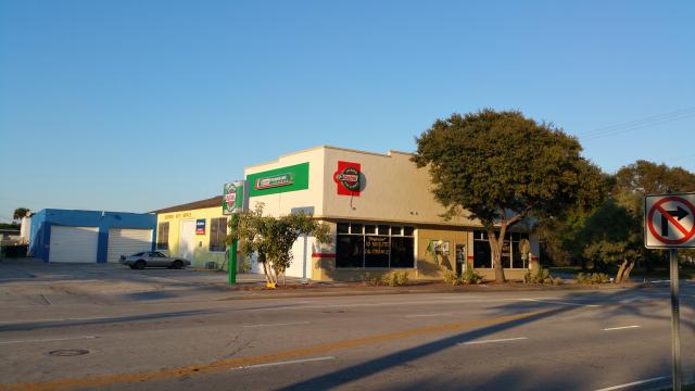 Central Vero 8,070 SF Shop/Showroom