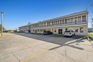 N. Arnoult Office/Retail Space for Lease