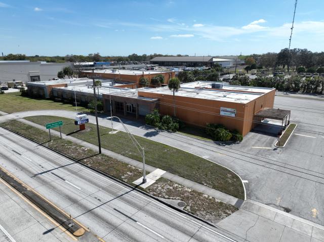 Memorial Blvd Commercial Building