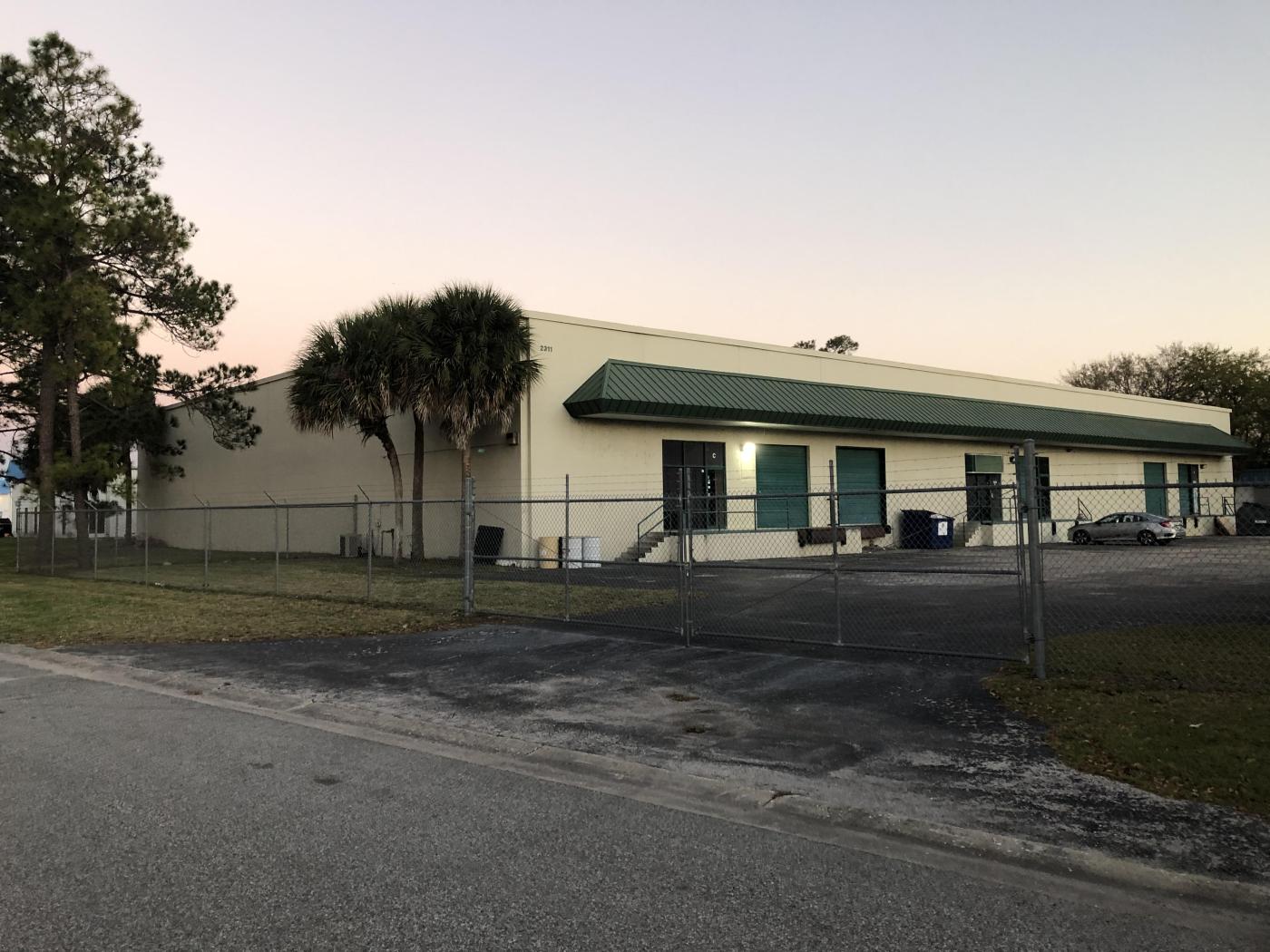 8,200sf Dock High Warehouse Lease Gagnon RE