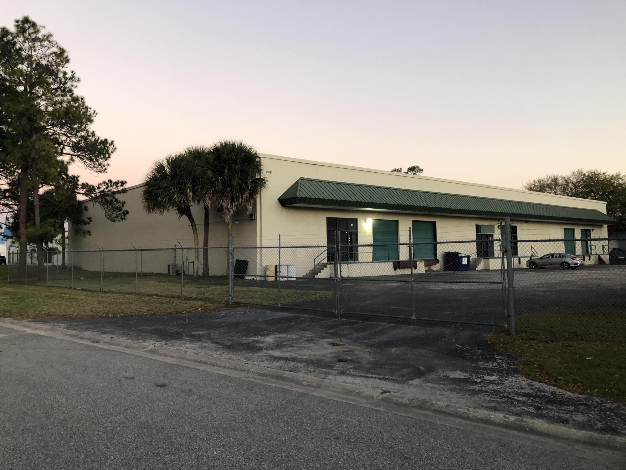 8,200sf Dock High Warehouse Lease Gagnon RE