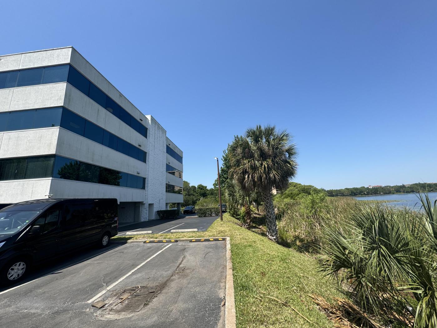 Dr Phillips - Ste w/3 Offices + Small recept.
