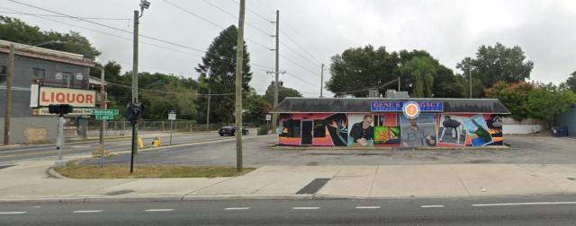3607 N Nebraska Ave, Bar/restaurant available