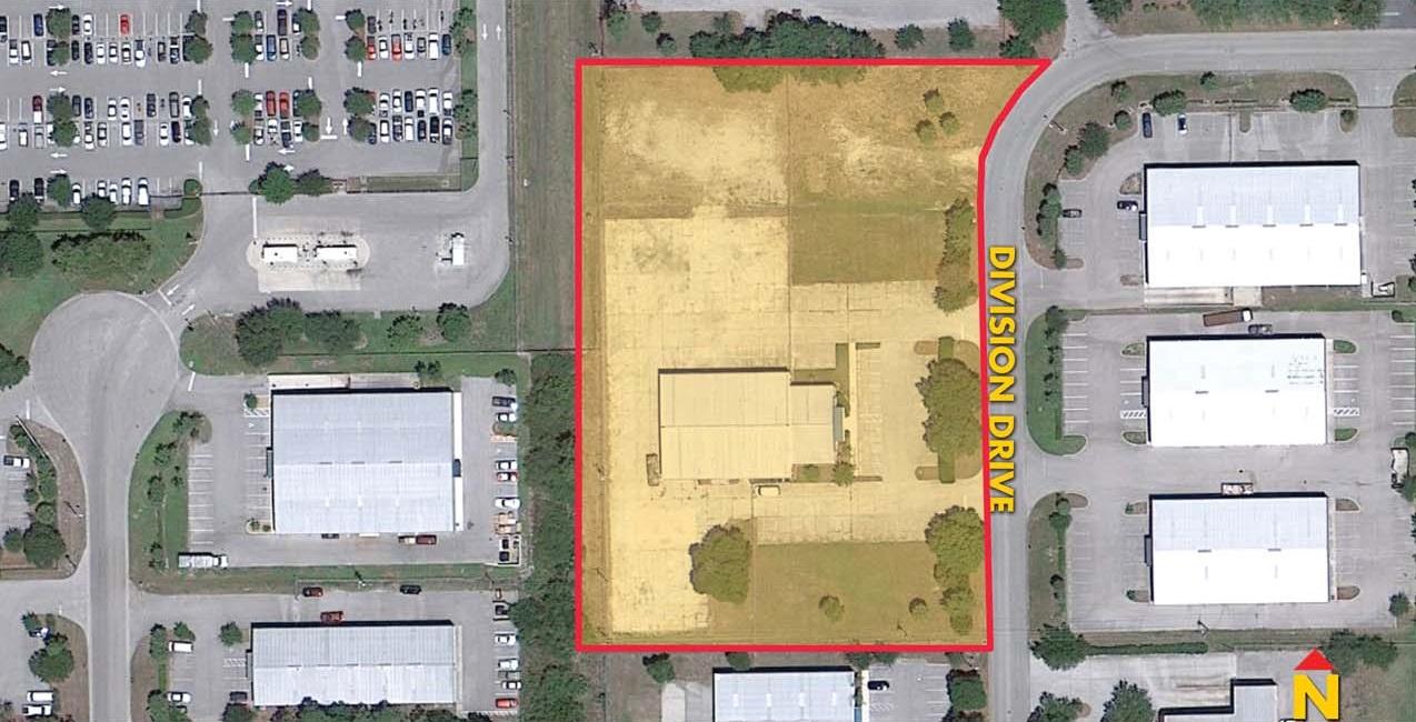 Industrial Building w/ Fenced Yard Area