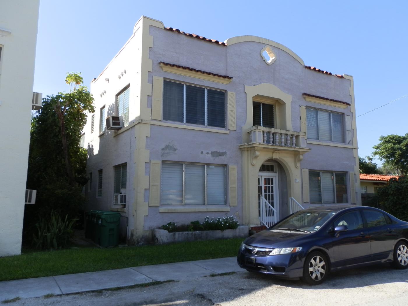 8 Unit Apartment Building near Coral Gables