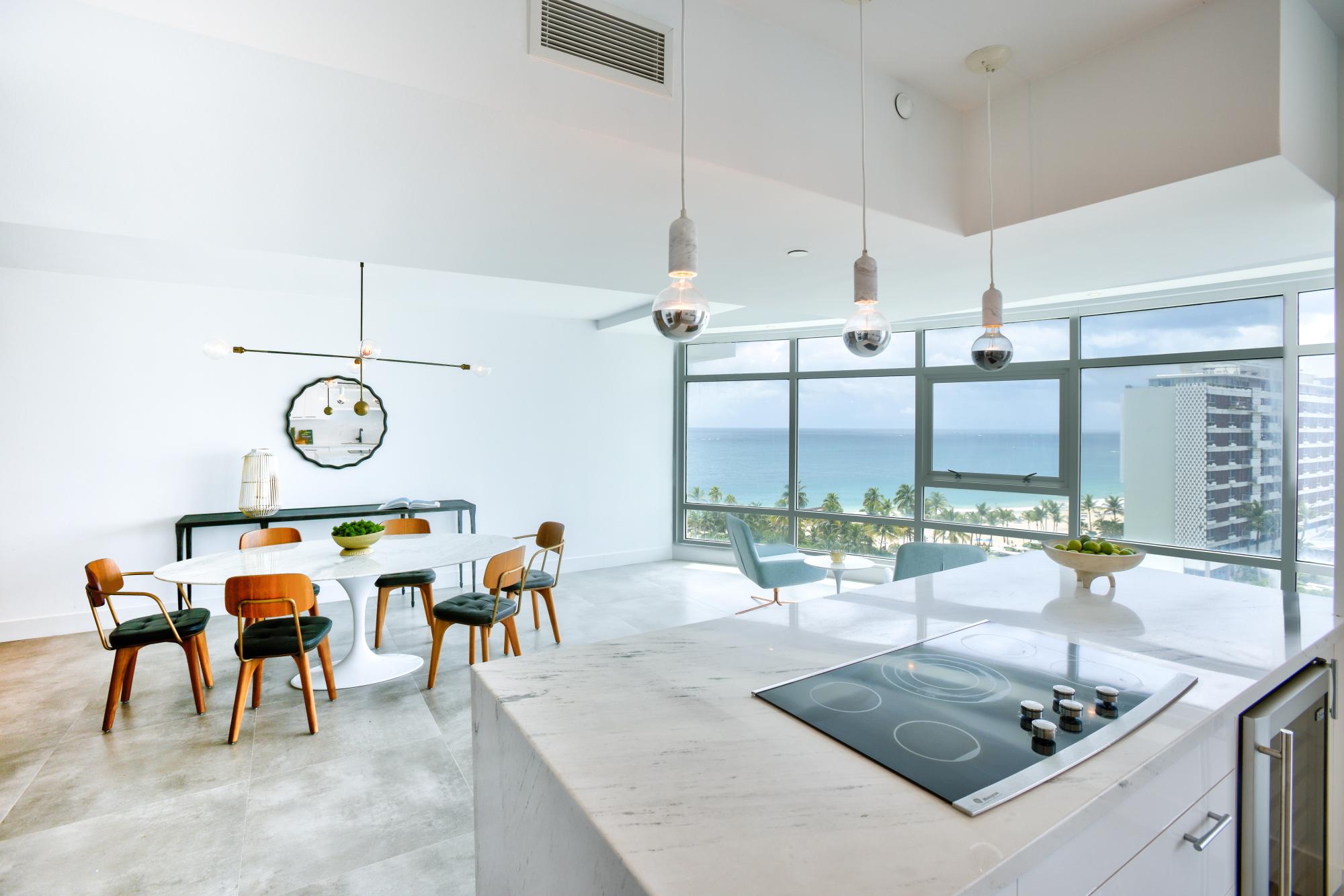 Bristol Cond. 10-B - Luxury Residential Apt.