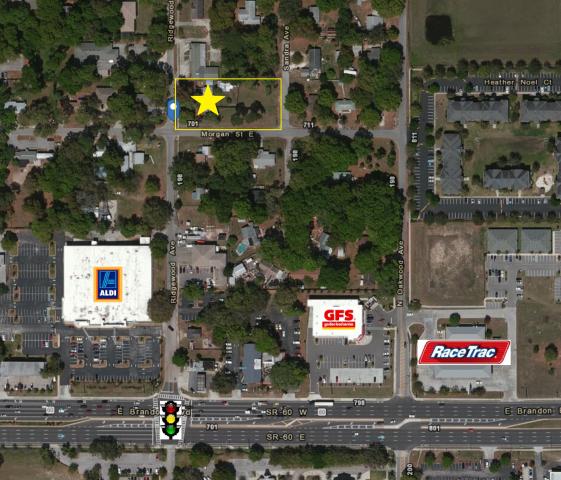 201 Ridgewood Ave. Brandon, FL