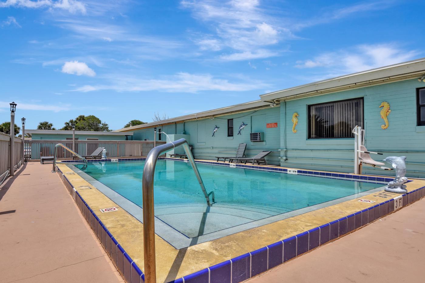 28 Rooms Ocean  Front Motel w/pool. OWC