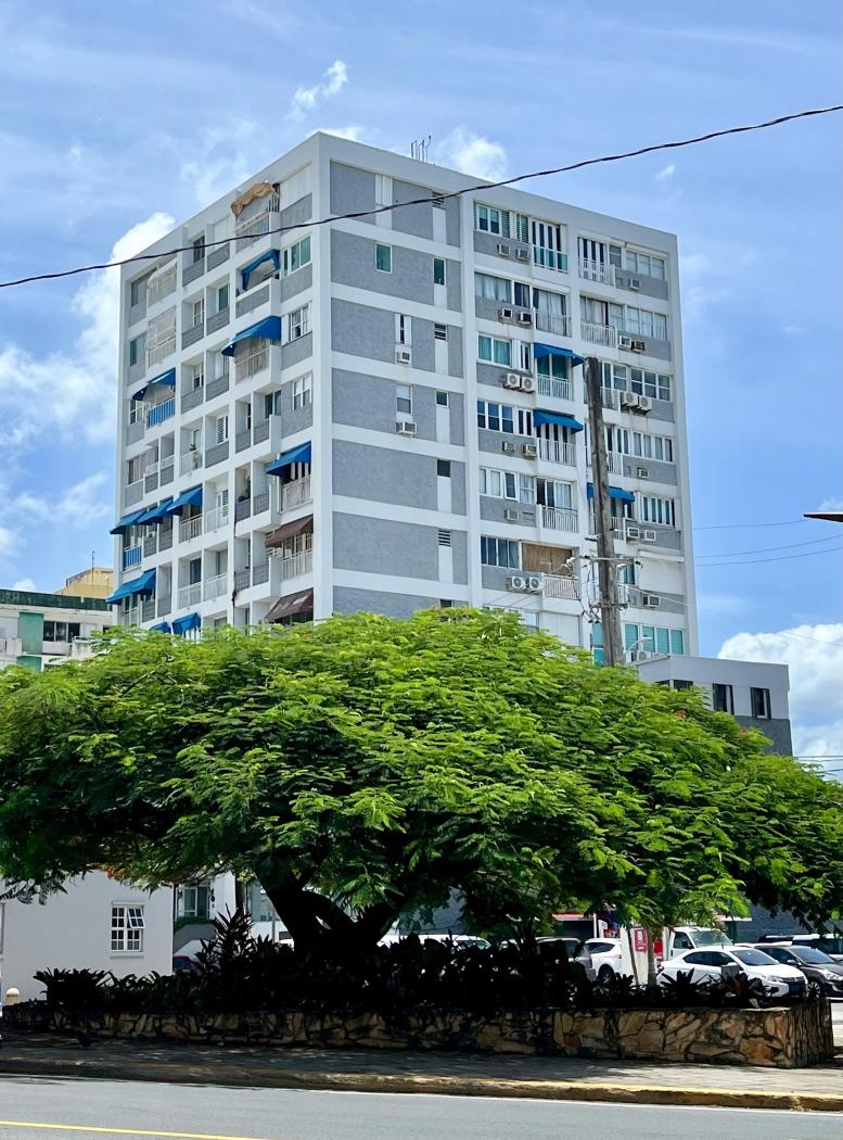 Investment Opportunity Pico Center Condo