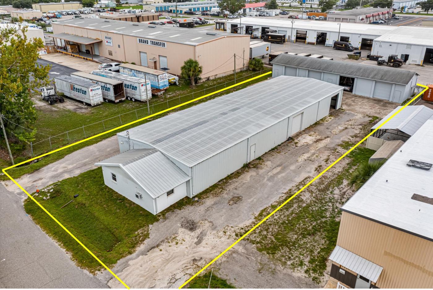 1 Property | 2 Bldgs | 7,376 sf Industrial!