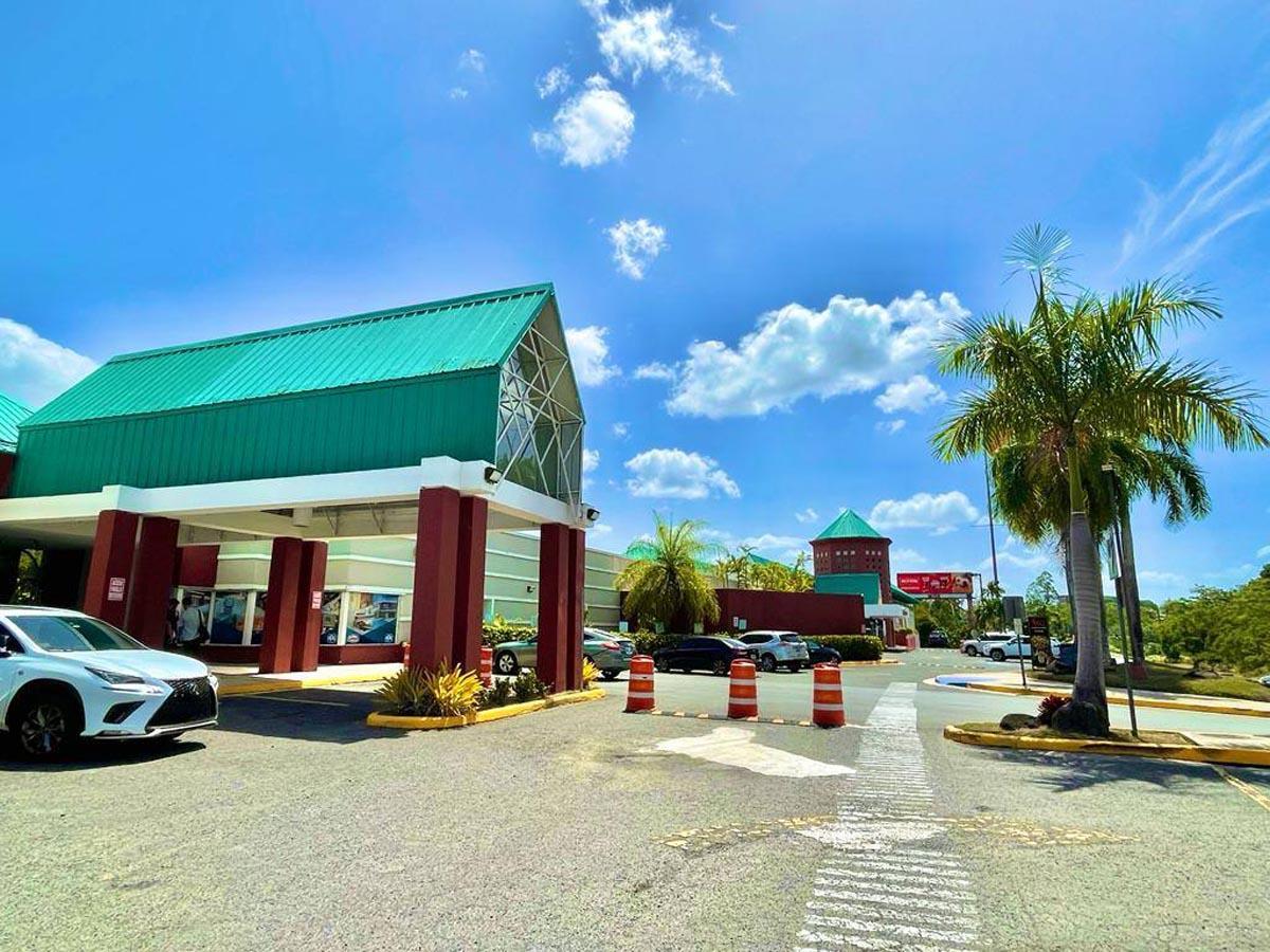 Las Vistas Shopping Village