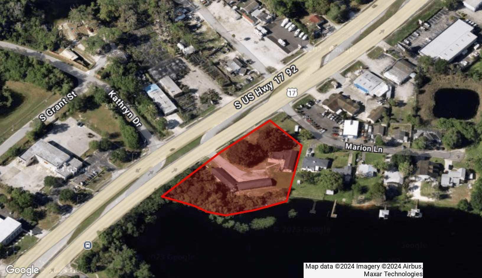Lakefront 20-Unit Apartment/Motel Property
