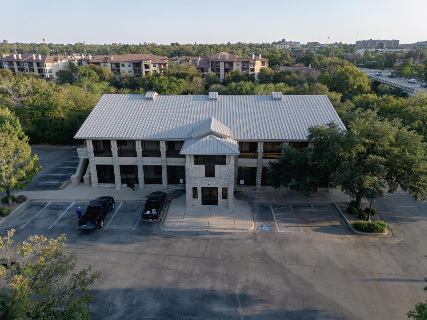 102 W Morrow Street- Executive Suites