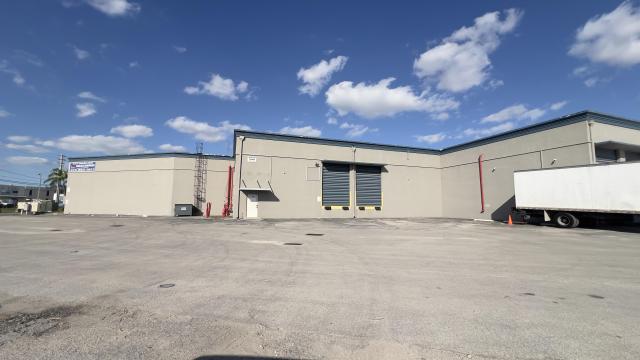 ±3,227 SF | Dock-High Warehouse | Medley