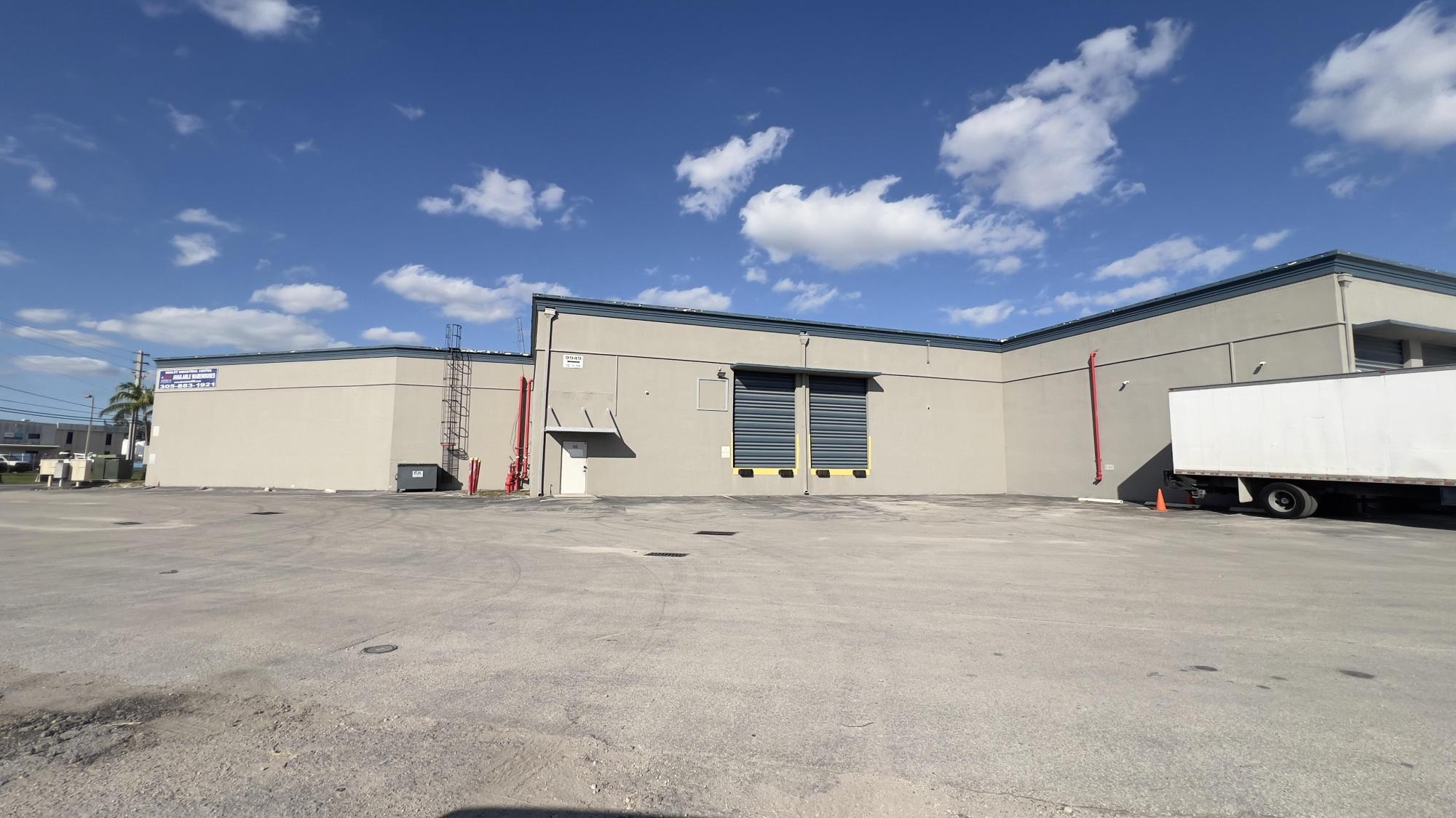 ±3,227 SF | Dock-High Warehouse | Medley