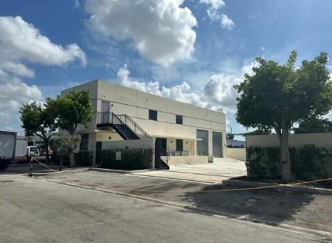 4733 E 10TH Lane - 5,708 SF