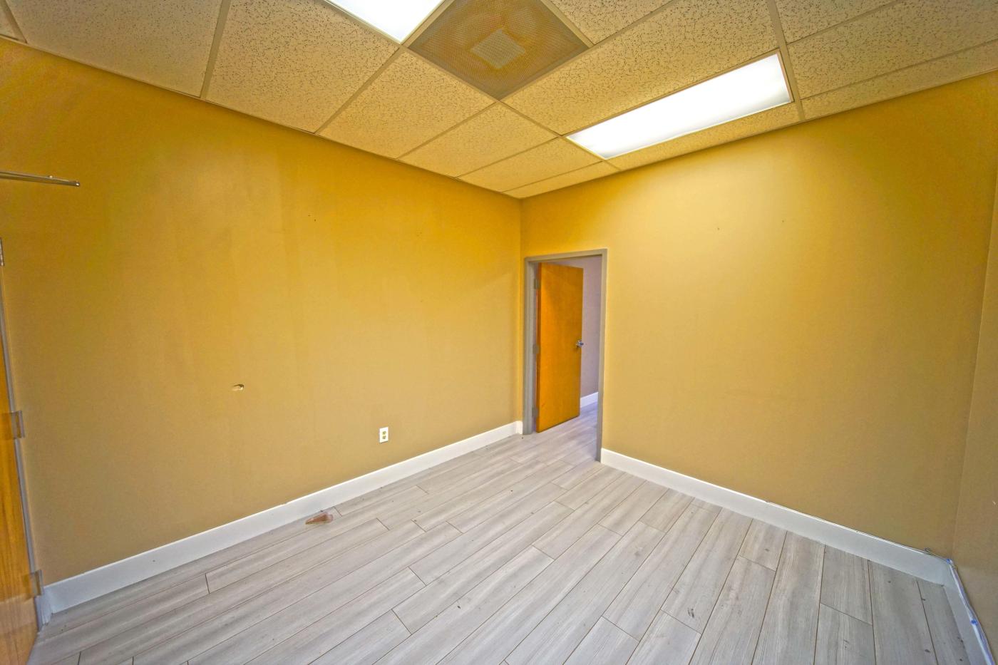 Commercial Office Space for Lease!!